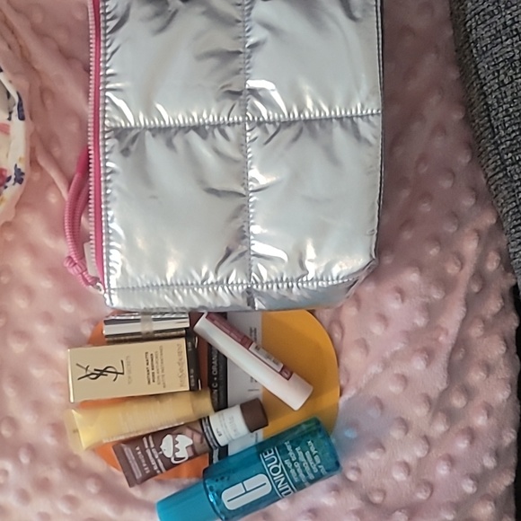 $35 Mystery Cosmetics/Beauty Case - Picture 5 of 8